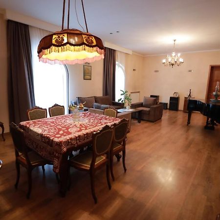 Apartment At 12 Baratashvili Street Tbilisi Luaran gambar