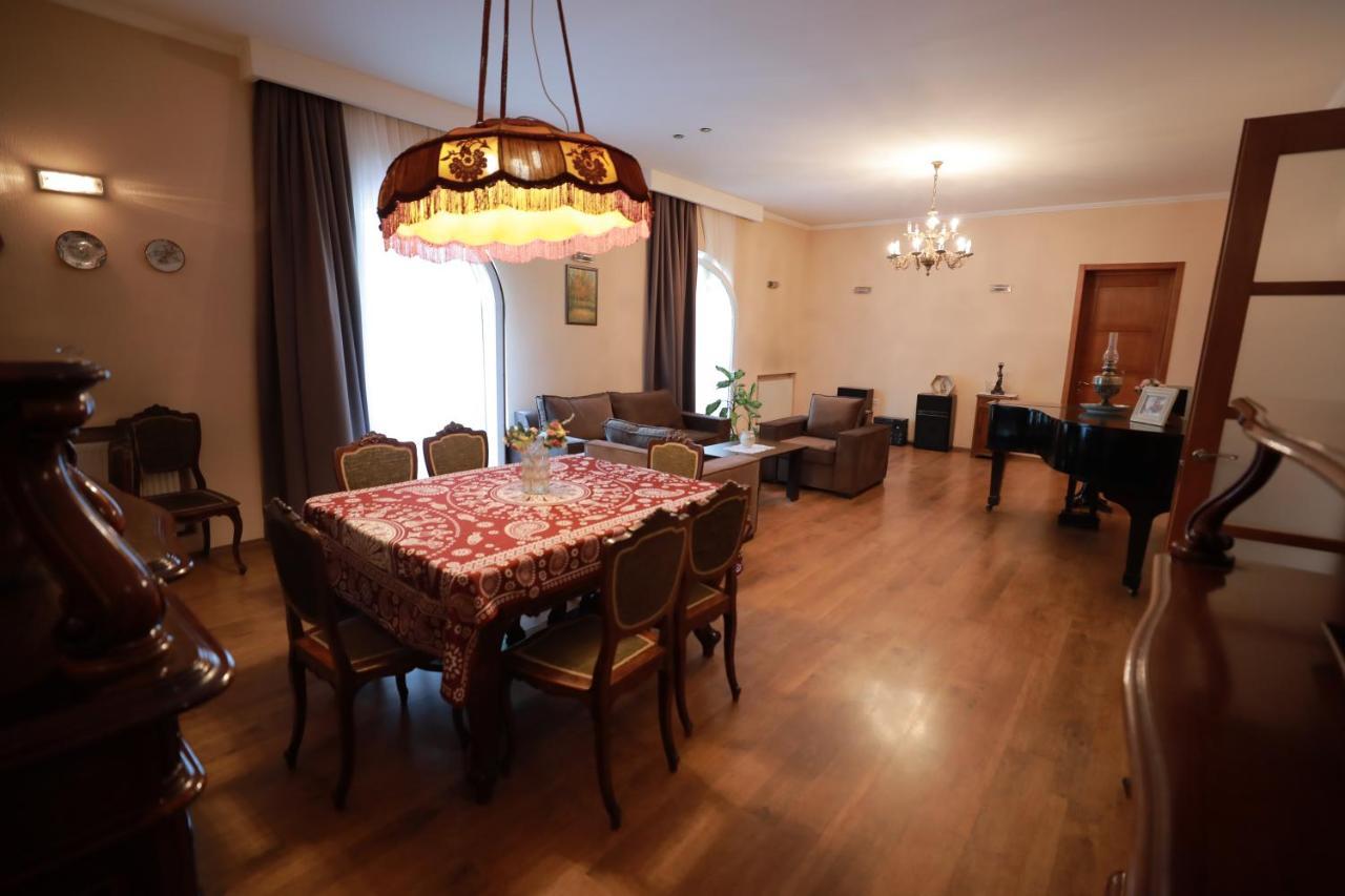 Apartment At 12 Baratashvili Street Tbilisi Luaran gambar