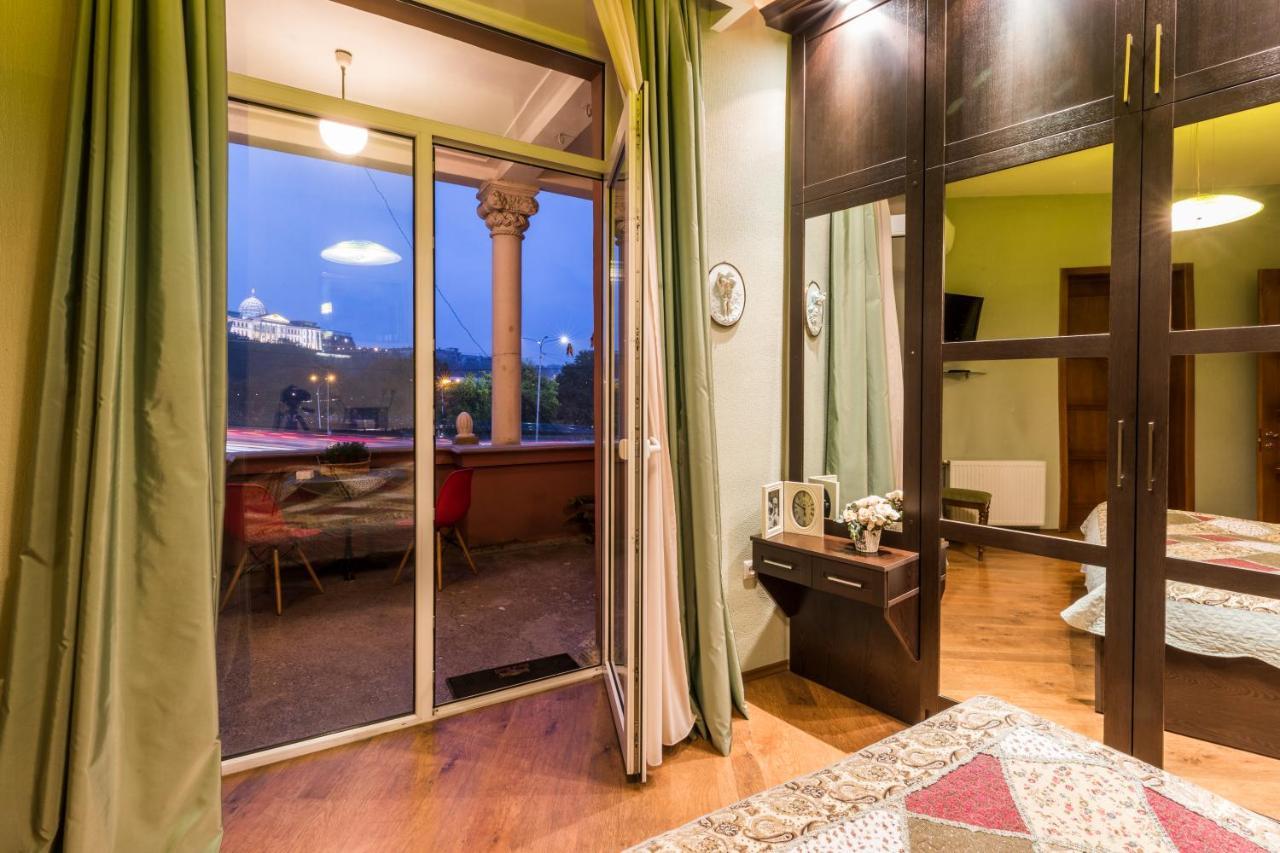 Apartment At 12 Baratashvili Street Tbilisi Luaran gambar